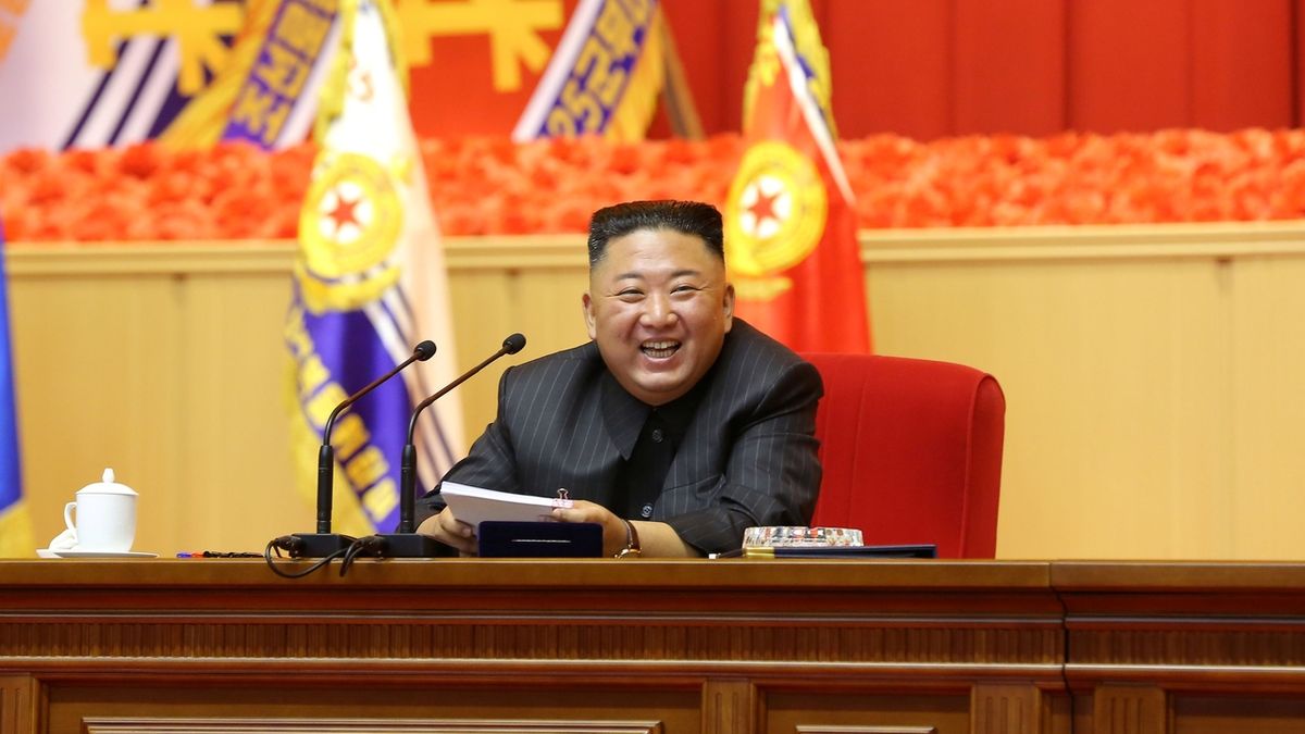 Severokorejci trpí hlady, vůdce Kim si užívá luxusních nemovitostí
